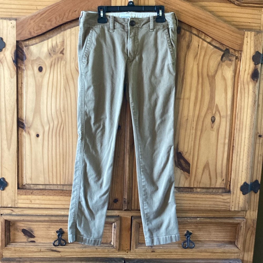 Girl’s Abercrombie tan khaki flat front chino pants size 13/14